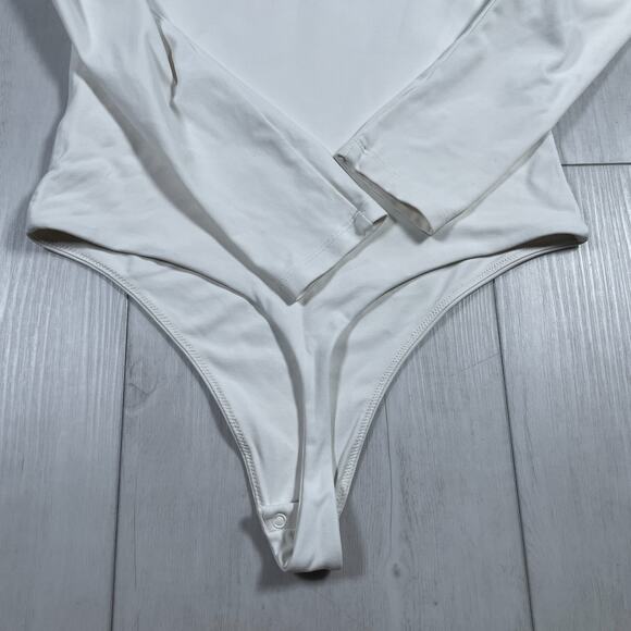 AritziaWomen's Medium Contour Deco White Long Sleeve Bodysuit Off The Shoulder - Picture 7 of 10